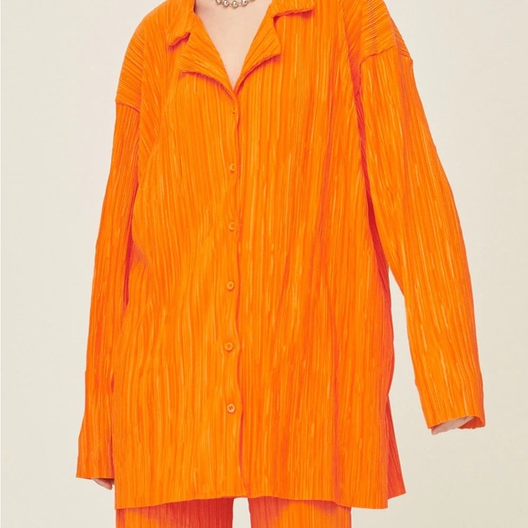 STORETS OVERSIZED PLISSE SHIRT - Picture 1 of 5
